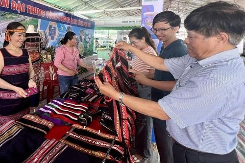 Phát triển làng nghề truyền thống Nam Trung Bộ