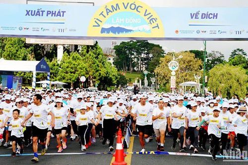 Hàng nghìn học sinh, sinh viên tham gia giải chạy S-Race 2023 tại Đà Lạt
