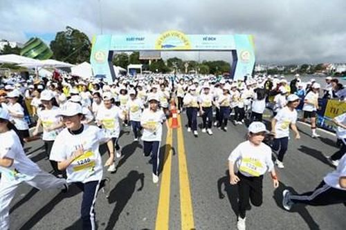 Hàng nghìn học sinh, sinh viên tham dự S-Race 2023