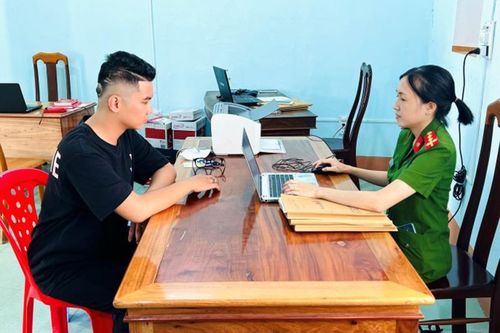 Vào điện làm càn