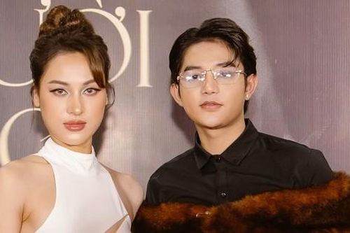 Sự thật đằng sau hình ảnh 'tình tứ' của giọng ca gen Z 'trăm triệu view' bên 'bông hồng lai' Ê đê