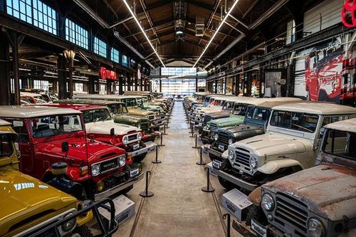 'Soi' hàng trăm chiếc Toyota Land Cruiser huyền thoại trên đất Mỹ