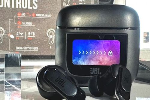 Ra mắt JBL Tour Pro 2 tại Việt Nam