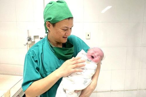 Bé gái ở Quảng Ninh vừa chào đời đã nặng hơn 5kg