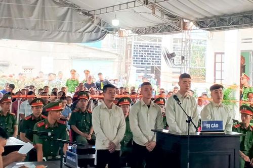 Nhóm côn đồ nổ súng, chém người giữa ban ngày lĩnh án