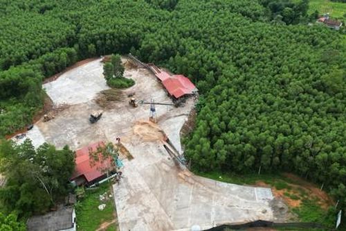 Nhà xưởng xây dựng trái phép trên đất lâm nghiệp ở Bắc Giang