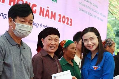 Sôi nổi Chiến dịch tình nguyện Kỳ nghỉ hồng cấp Trung ương tại biên giới Hà Giang