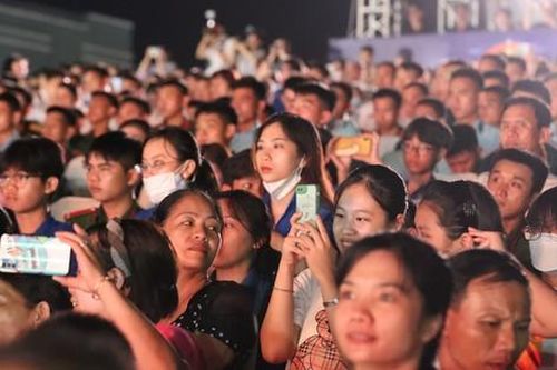 Sức hút mạnh mẽ về tình yêu biển đảo.