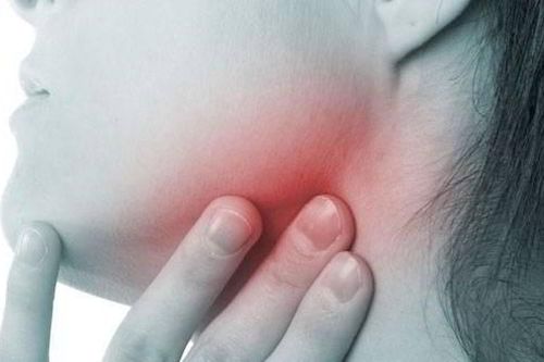 Dấu hiệu ở cổ cảnh báo các bệnh ung thư nguy hiểm