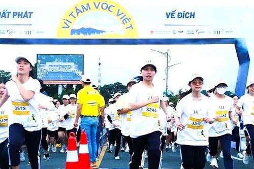 Hàng nghìn học sinh, sinh viên tham gia giải chạy S-Race Lâm Đồng