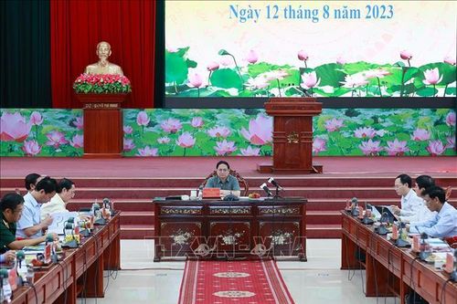 Thủ tướng làm việc với các tỉnh vùng ĐBSCL về tình hình sạt lở bờ sông, bờ biển