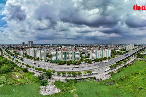 Ảnh 360: 5 tòa chung cư giãn dân phố cổ Hà Nội xây xong hơn 11 năm không người ở