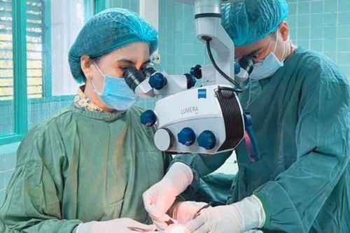 Bất ngờ phát hiện bệnh nặng nhờ triệu chứng mắt nhắm không kín
