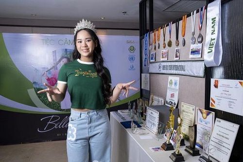 Hoa hậu nhí sở hữu huy chương, giải thưởng nhiều nhất nhì showbiz Việt là ai?