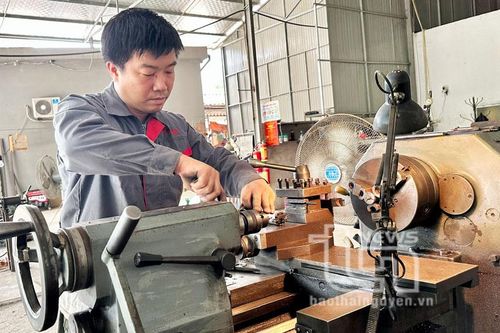 Đào tạo nghề gắn với nhu cầu sử dụng lao động