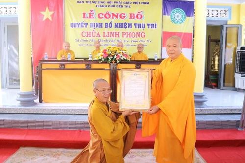 Bến Tre: Công bố và trao quyết định bổ nhiệm trụ trì chùa Linh Phong