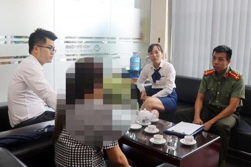 Nhân viên ngân hàng cảnh giác báo Công an ngăn chặn vụ chuyển tiền