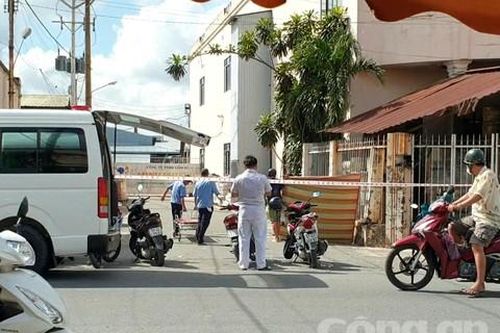 Phát hiện người đàn ông chết treo cổ ở hàng rào công ty cũ