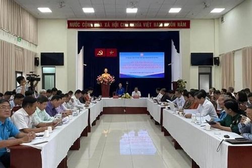 Cấm dựng bảng quảng cáo ở khu dân cư để bảo đảm an toàn cho dân
