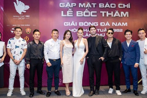 Á hậu Du lịch Phương Thanh và cầu thủ Tấn Tài tiếp lửa cho giải bóng đá phong trào