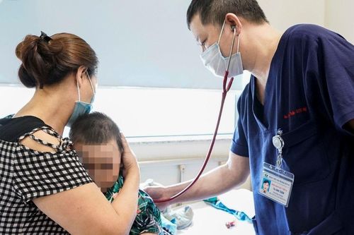 Nỗ lực can thiệp ECMO cứu sống bệnh nhi viêm cơ tim cấp