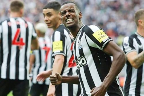 Isak ghi cú đúp giúp Newcastle hủy diệt Aston Villa 5-1