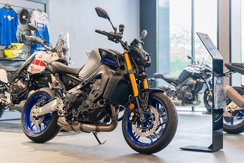 'Soi' showroom môtô phân khối lớn Revzone Yamaha đầu tiên ở Hà Nội