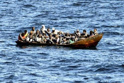Nhức nhối nạn di cư: Thêm các vụ chìm thuyền, nhiều người thiệt mạng, hàng trăm người lênh đênh...