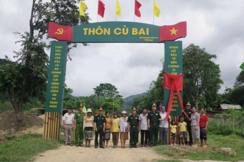Đưa dòng nước, con chữ về Cù Bai