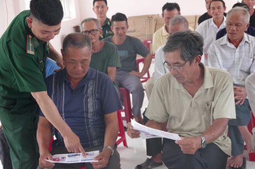 Tuyên truyền Luật Biên phòng Việt Nam và các văn bản quy định chi tiết cho nhân dân