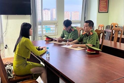 Bản tin 8H: Ồn ào quanh tên họ của 'tú bà' cầm đầu đường dây bán dâm nghìn đô