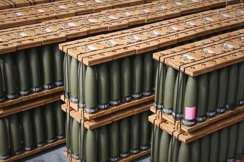 Mỹ bàn giao hơn 2 triệu quả đạn pháo 155 mm cho Ukraine