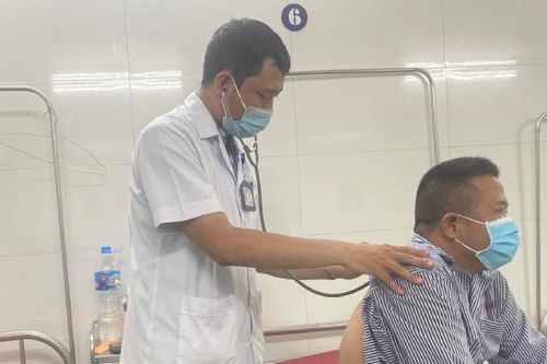 Ho ra máu, tràn dịch phổi vì món cua núi