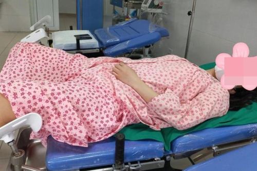 Tự phá thai bằng thuốc mua trên mạng, thiếu nữ 19 tuổi nhập viện