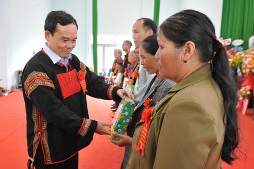Phó Thủ tướng Trần Lưu Quang dự Ngày hội toàn dân bảo vệ ANTQ ở Đắk Lắk