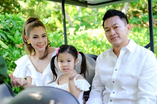 Bên trong chiếc xe gần 5 tỷ gia đình Thanh Thảo dùng vi vu khắp nước Mỹ