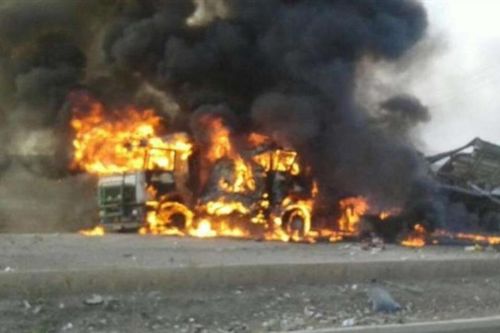 Xe buýt quân đội Syria bị IS tấn công, 33 binh sĩ thiệt mạng