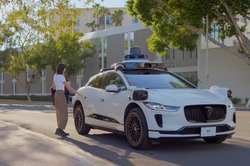 Cruise và Waymo được cấp phép mở rộng dịch vụ robotaxi ở San Francisco