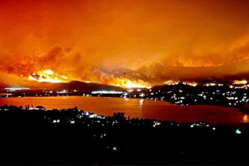 'Hỏa ngục' ở đảo Hawaii: Hòn đảo thiên đường cháy rụi hóa tro tàn, đổ nát