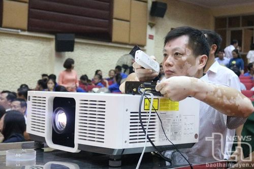 Chiếu phim thời công nghệ số