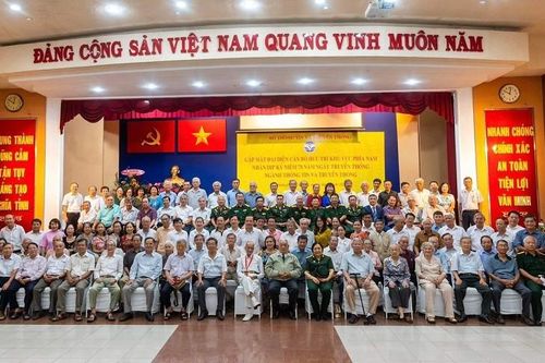 Bộ Thông tin và Truyền thông gặp mặt cán bộ hưu trí: Đột phá chuyển đổi số tạo dấu ấn lịch sử