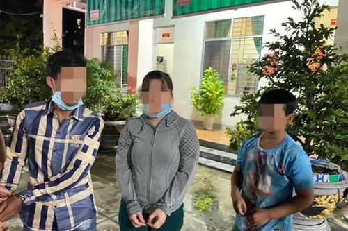 Mẹ ruột cùng nhân tình hướng dẫn con trai 11 tuổi hành nghề trộm cắp