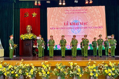 Lực lượng Cảnh sát khu vực Công an quận Hoàn Kiếm thi tài