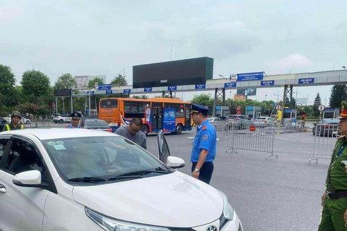 Xác minh, xử lý nhiều xe taxi 'chặt chém' tiền cước của hành khách