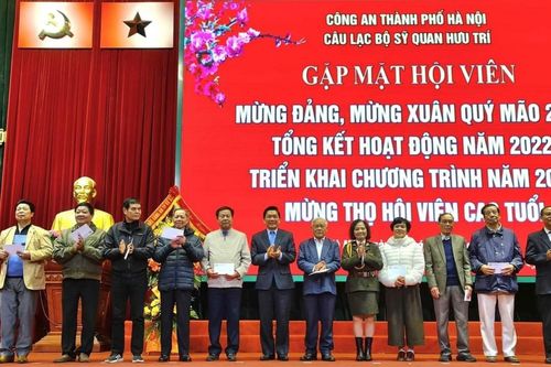 Dưới mái nhà chung gắn bó…