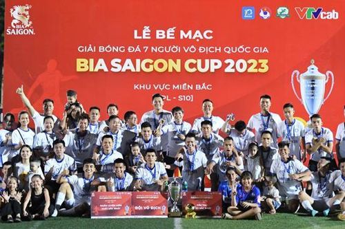 Mobi FC đăng quang tại Giải bóng đá 7 người HPL-S10