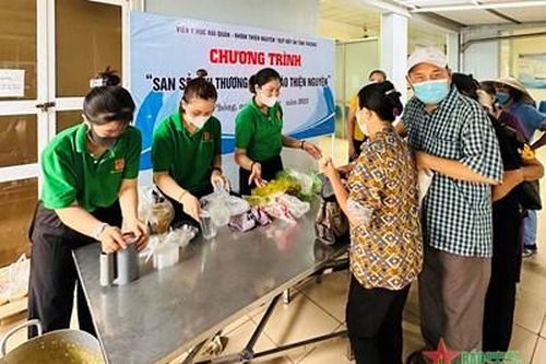 San sẻ yêu thương, ấm lòng người bệnh