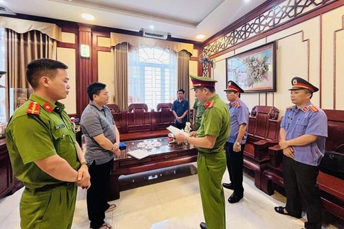 Bắt tạm giam Bí thư Huyện ủy Như Thanh (Thanh Hóa)