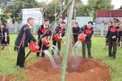 Phó Thủ tướng Chính phủ Trần Lưu Quang dự Ngày hội Toàn dân bảo vệ an ninh Tổ quốc tại Đắk Lắk