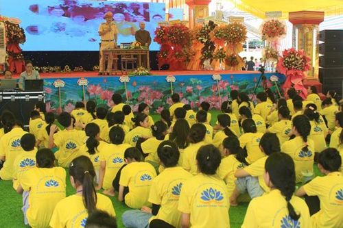 Tuyên truyền an toàn giao thông cho hơn 600 trại sinh phật tử